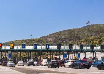 Εικόνα από τα διόδια στην Εθνική Οδό Αθηνών-Κορίνθου (φωτ.: Δήμητρα Κούτρα/TOKLIK.GR/EUROKINISSI)