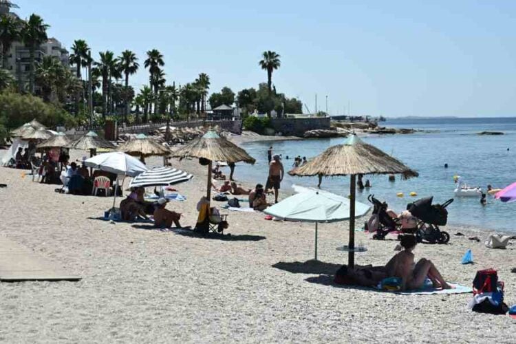 Στιγμιότυπο από την παραλία Εδέμ όπου βρέθηκε το άτυχο κοριτσάκι, στο Παλαιό Φάληρο Αττικής (φωτ. αρχείου: Κώστας Τζούμας/EUROKINISSI)
