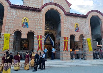 O ναός της Παναγίας Σουμελά στο Βέρμιο, παραμονή Δεκαπενταύγουστου (φωτ.: Πόπη Παπαγεωργίου)