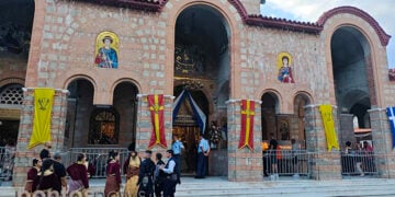 O ναός της Παναγίας Σουμελά στο Βέρμιο, παραμονή Δεκαπενταύγουστου (φωτ.: Πόπη Παπαγεωργίου)