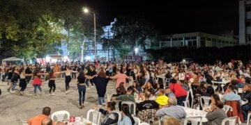 (Φωτ.: facebook.com/Σύλλογος Ποντίων Χορευτών Ξάνθης ''Τραντέλλενες'')
