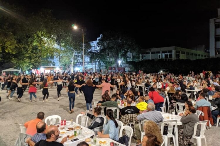 (Φωτ.: facebook.com/Σύλλογος Ποντίων Χορευτών Ξάνθης ''Τραντέλλενες'')