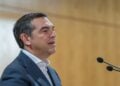 Ο πρώην πρωθυπουργός Αλέξης Τσίπρας, μιλά στην τελετή απονομής των Βραβείων Ειρήνης και Συνεργασίας των Βαλκανικών Λαών, στο ΠΑΜΑΚ (φωτ.: ΑΠΕ-ΜΠΕ/Νίκος Αρβανιτίδης)