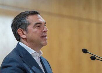 Ο πρώην πρωθυπουργός Αλέξης Τσίπρας, μιλά στην τελετή απονομής των Βραβείων Ειρήνης και Συνεργασίας των Βαλκανικών Λαών, στο ΠΑΜΑΚ (φωτ.: ΑΠΕ-ΜΠΕ/Νίκος Αρβανιτίδης)