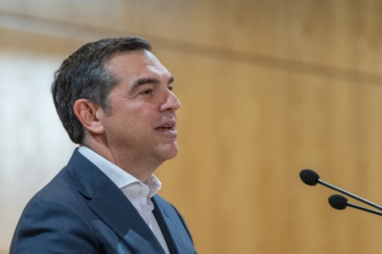 Ο πρώην πρωθυπουργός Αλέξης Τσίπρας, μιλά στην τελετή απονομής των Βραβείων Ειρήνης και Συνεργασίας των Βαλκανικών Λαών, στο ΠΑΜΑΚ (φωτ.: ΑΠΕ-ΜΠΕ/Νίκος Αρβανιτίδης)