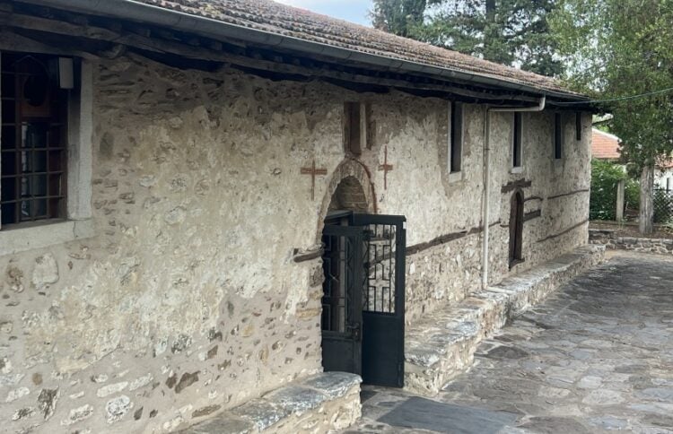 Η εξωτερική όψη του ιερού ναού Αγίου Γεωργίου στο Μελισσοχώρι (φωτ.: ΑΠΕ-ΜΠΕ)