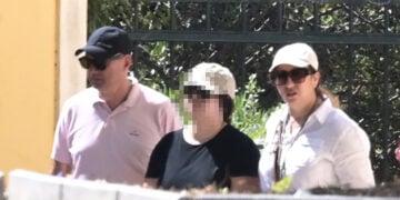 Η 32χρονη Αλγερινή οδηγείται στον ανακριτή (φωτ.: EUROKINISSI / Τατιάνα Μπόλαρη)