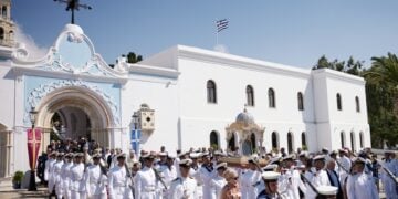 Δεκαπενταύγουστος στην Τήνο (φωτ.: Γραφείο Τύπου Πρωθυπουργού/Δημήτρης Παπαμήτσος)