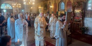 Ο μητροπολίτης Βελγίου και Εξαρχίας Κάτω Χωρών και Λουξεμβούργου Αθηναγόρας προΐσταται της θείας λειτουργίας στην πανηγυρίζουσα ενορία Κοιμήσεως της Θεοτόκου στο Χαουτάλεν (φωτ.: Μητρόπολη Βελγίου)