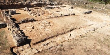 Αίθουσες συμποσίου της παλαίστρας στο βασιλικό γυμνάσιο της αρχαίας Μίεζας (φωτ.: ΥΠΠΟ)