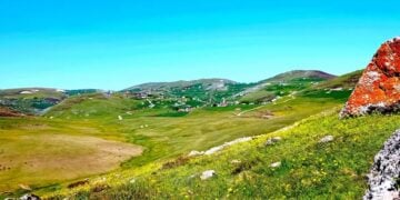 Στην περιοχή που περικλείεται από τη Ματσούκα, τα Πλάτανα και τη Τόνγια, και σήμερα ονομάζεται Ντούζκιοϊ βρίσκονταν τα μοναστήρια Καραπτάλ και Χωνευτέρ' (πηγή: facebook.com/bdeveci61)