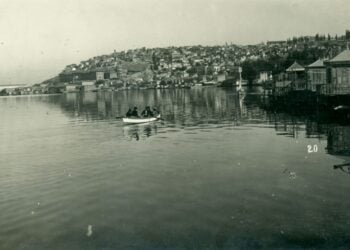Καΐκι στη συνοικία Καρατάς της Σμύρνης (φωτ.: levantineheritage.com)