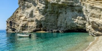 Η παραλία Στελάρι στη βόρεια Κέρκυρα (φωτ.: EUROKINISSI/Γιώργος Κονταρίνης)