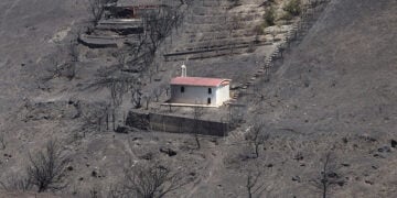 Καμένη έκταση στην περιοχή Τογάνι στην Κερατέα Αττικής (φωτ.: EUROKINISSI / Γιάννης Παναγόπουλος)