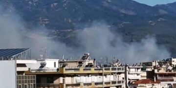 Καπνός από τη φωτιά στη Φωτιά στην Κομοτηνή, στη Νέα Μοσυνούπολη (πηγή: Facebook / Kostas Diamandis)