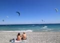 Kite surf σε παραλία της Λάρισας (φωτ.: EUROKINISSI)