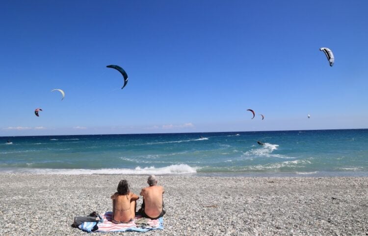 Kite surf σε παραλία της Λάρισας (φωτ.: EUROKINISSI)
