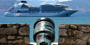 Κρουαζιερόπλοιο στο Ναύπλιο
(φωτ. αρχείου: EUROKINISSI / Βασίλης Παπαδόπουλος)