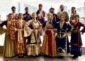 Μέλη του Λυκείου Ελληνίδων Σίδνεϊ με παραδοσιακές ελληνικές ενδυμασίες (φωτ.: facebook/Hellenic Lyceum Sydney)