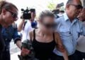 Στιγμιότυπο από την προσαγωγή της 45χρονης στον εισαγγελέα Πρωτοδικών Θεσσαλονίκης (φωτ.: EUROKINISSI/Νάσος Σιμόπουλος)