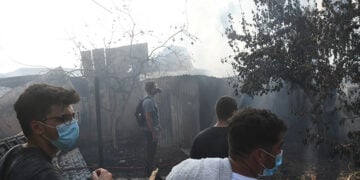 Πυρκαγιά στην περιοχή Γηροκομειό της Πάτρας (φωτ.: EUROKINISSI)
