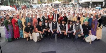 Το χορευτικό της Ποντιακής Εστίας Μελβούρνης (φωτ.: facebook/Pontiaki Estia Melbourne)