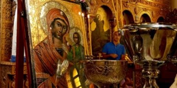 Η εικόνα της Παναγίας Ελεούσας από την Αφησιά της Μικρασίας (φωτ.: Θάνος Χατζηγιάννης)