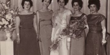 Μέλη του Συλλόγου Γυναικών Καστελλόριζου σε επίσημη εκδήλωση, τη δεκαετία του '60 (φωτ.: Σύλλογος Γυναικών Καστελλόριζου)