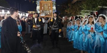 Λιτάνευση της εικόνας της Παναγίας Σουμελά στις Αχαρνές (φωτ.: Facebook / Ιερός Ναός Παναγία Σουμελά Αχαρνών)