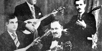 «Τετράς, η ξακουστή του Πειραιώς» (πηγή: Wikipedia)
