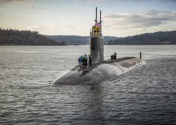 Αμερικανικό υποβρύχιο στη διάρκεια άσκησης έξω από την Ουάσινγκτον (φωτ.: . EPA/Thiep Van Nguyen II/Αμερικανικό Ναυτικό)