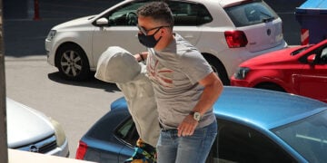 Από τη μεταφορά της δράστριας στον ανακριτή για την υπόθεση της Μαρκέλλας, το 2020 (φωτ.: ΜΟΤΙΟΝΤΕΑΜ / Βασίλης Βερβαρίδης)