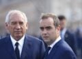 Από αριστερά, ο παραιτηθείς πρωθυπουργός Φρανσουά Μπαϊρού και ο νέος πρωθυπουργός Σεμπαστιάν Λεκορνί (φωτ.: EPA/Mohammed Badra)