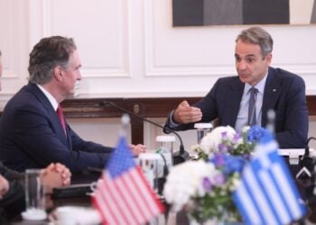 Συνάντηση του πρωθυπουργού Κυριάκου Μητσοτάκη με τον υπουργό Εσωτερικών των Ηνωμένων Πολιτειών Αμερικής, Doug Burgum, στο Μέγαρο Μαξίμου. Πέμπτη 11 Σεπτεμβρίου 2025 (φωτ.: Eurokinissi/Γιάννης Παναγόπουλος)