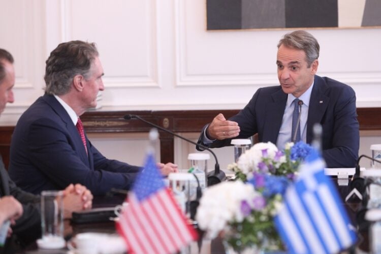 Συνάντηση του πρωθυπουργού Κυριάκου Μητσοτάκη με τον υπουργό Εσωτερικών των Ηνωμένων Πολιτειών Αμερικής, Doug Burgum, στο Μέγαρο Μαξίμου. Πέμπτη 11 Σεπτεμβρίου 2025 (φωτ.: Eurokinissi/Γιάννης Παναγόπουλος)