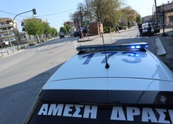 Εικόνα από τον οικισμό Ρομά στην περιοχή Νέας Σμύρνης στη Λάρισα .(φωτ. αρχείου: EUROKINISSI/ Λεωνίδας Τζέκας)