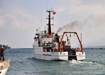 Το Piri Reis (Πίρι Ρέις) αποπλέει από το λιμάνι των Βουρλών στη Σμύρνη (φωτ. αρχείου: EPA/ MEHMET OZDOGRU/ ANATOLIAN AGENCY TURKEY OUT)