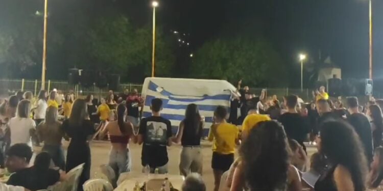 (Φωτ.: facebook.com/Σύλλογος Ποντίων Χορευτών Ξάνθης ''Τραντέλλενες'')