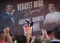 Ο Οζγκιούρ Οζέλ ηγέτης του CHP την ώρα της ομιλίας του στην Άγκυρα (φωτ.:  EPA/NECATI SAVAS)