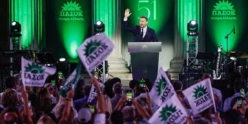 Στο Ζάππειο για τον εορτασμό της 51ης επετείου από την Ιδρυτική Διακήρυξη του ΠΑΣΟΚ στο Ζάππειο (φωτ.: EUROKINISSI / Γιώργος Κονταρίνης)