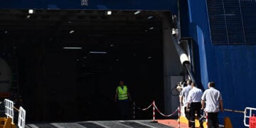 Το πλοίο «Blue Star Χίος» δεμένο στο λιμάνι του Πειραιά, Τετάρτη 24 Σεπτεμβρίου 2025 (φωτ.: EUROKINISSI / Κώστας Τζούμας)
