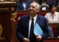 Ο Γάλλος πρωθυπουργός Φρανσουά Μπαϊρού στη γαλλική Εθνοσυνέλευση, κατά τη συζήτηση για την ψήφο εμπιστοσύνης (φωτ.: EPA/Yoan Valat)