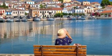 Σεπτέμβρης στο Γαλαξίδι (φωτ.: EUROKINISSI/Γιώργος Κονταρίνης)