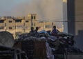 Παλαιστίνιοι εγκαταλείπουν την πόλη της Γάζας (φωτ.: EPA / Mohammed Saber)