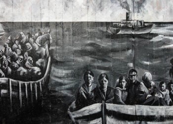 Γκράφιτι που δημιουργήθηκε για τα 100 χρόνια από τη Μικρασιατική Καταστροφή στο χώρο του 3ου Γυμνασίου Νέας Σμύρνης (φωτ.: EUROKINISSI / Γιάννης Παναγόπουλος)