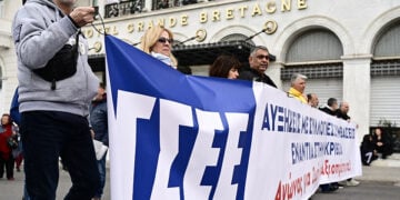 Απεργιακή συγκέντρωση της ΓΣΕΕ και πρωτοβάθμιων σωματείων στην Αθήνα (φωτ.: EUROKINISSI / Μιχάλης Καραγιάννης)