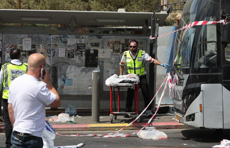 Το σημείο της τρομοκρατικής επίθεσης στην Ανατολική Ιερουσαλήμ (φωτ.: EPA / Abir Sultan)