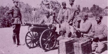 Αναμνηστική φωτογραφία Ελλήνων στρατιωτών στο Μικρασιατικό Μέτωπο (πηγή: Γενικά Αρχεία του Κράτους - Τμήμα Μεσσηνίας / Αρχείο Π. & Γ. Κουτσομητόπουλου)