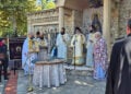 Στο μνημείο που βρίσκεται στον αύλειο χώρο του ναού Αγίου Γεωργίου Ελευθερίου (φωτ.: Μητρόπολη Νεαπόλεως και Σταυρουπόλεως)