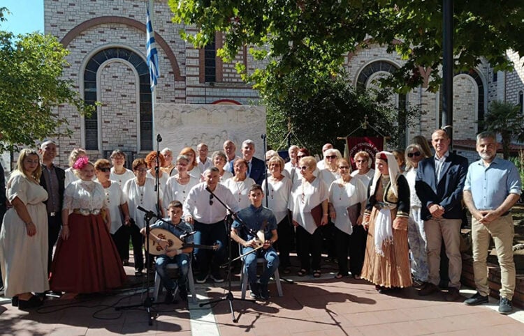 Στο Μνημείο Προσφύγων Μικρασιατικού Ελληνισμού (φωτ.: Δήμος Κορδελιού-Ευόσμου)